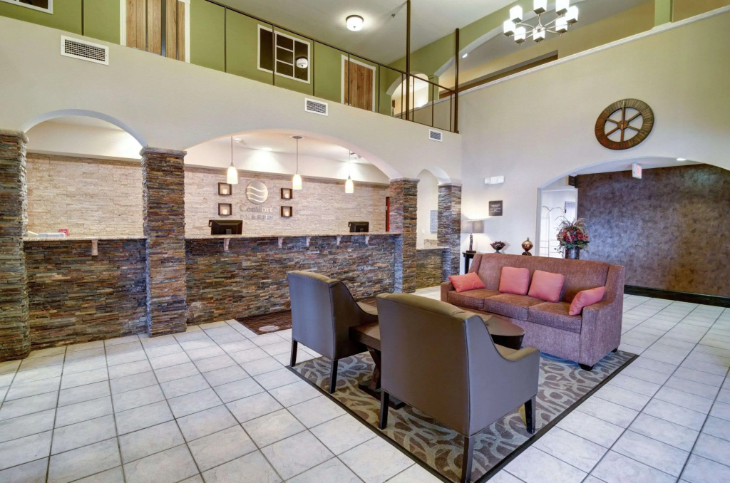 Lobby & Reception