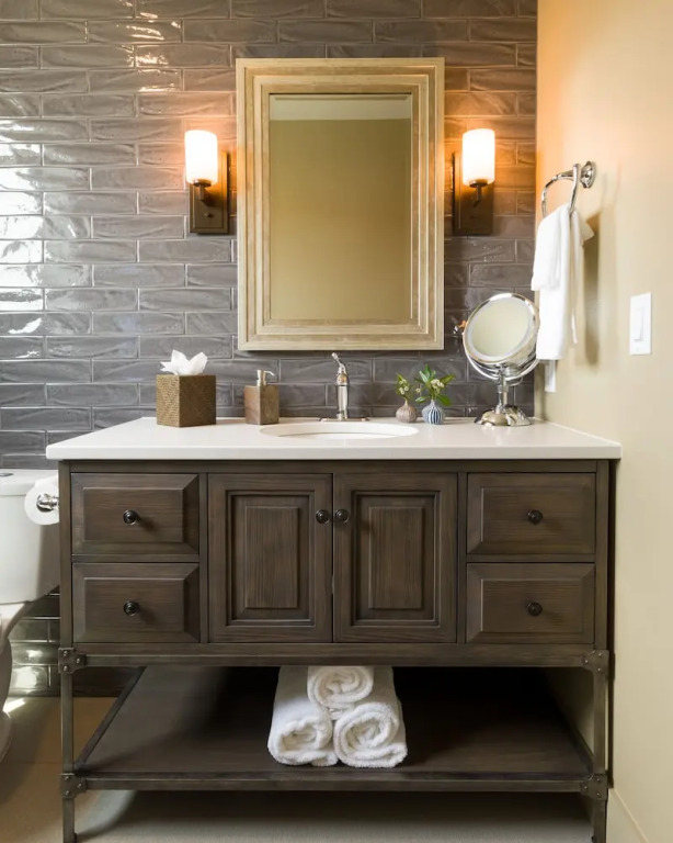 Grand Double Suite with city view full double bed