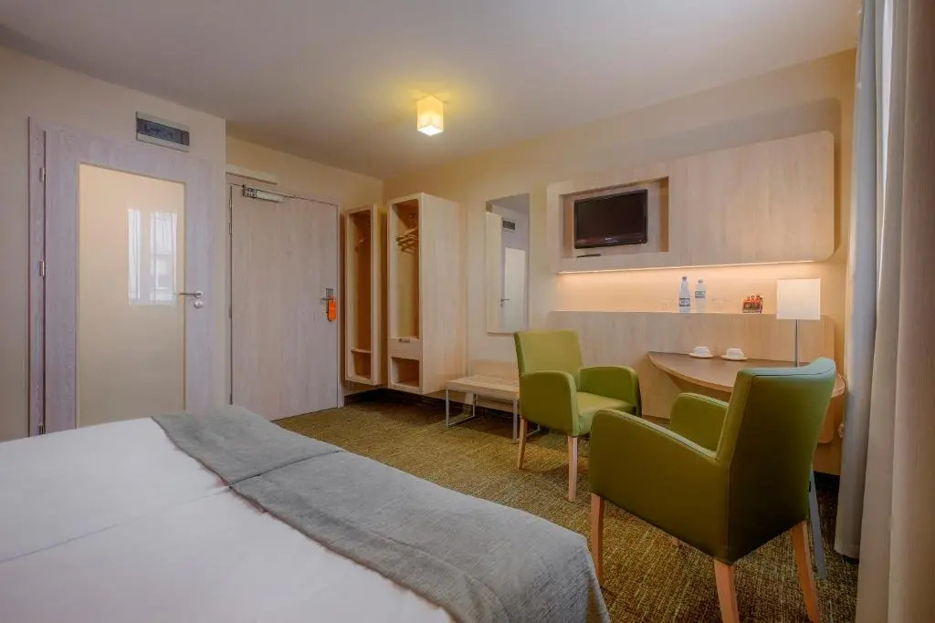 Premium Double room (full double bed)