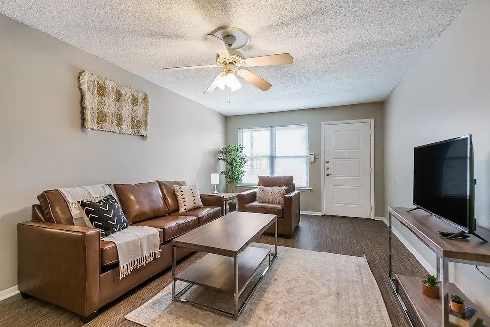 LSU Suite + Pool + Gym — фото 5