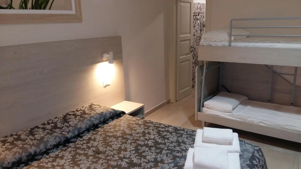 Standard Quadruple room