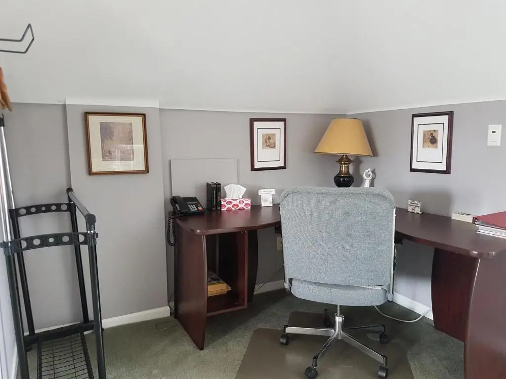 Double Suite full double bed
