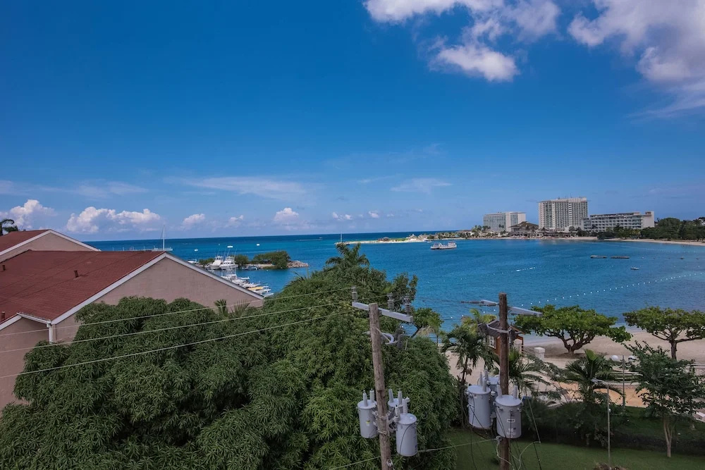 Beach & Waterfront