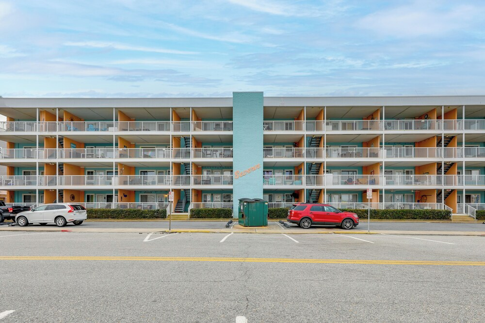 Beachside Bliss! Ocean City Condo w/ Large Balcony