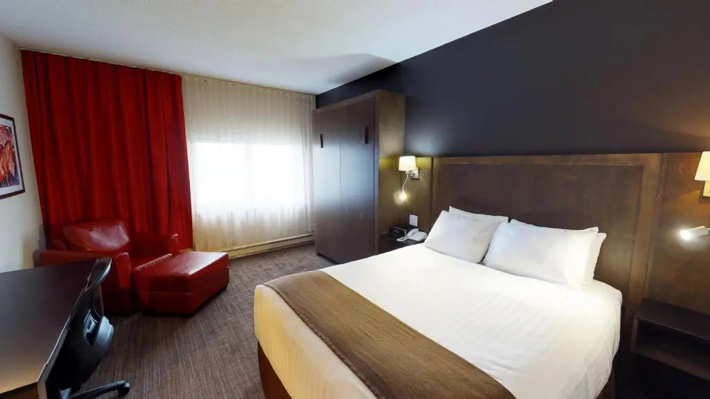 Standard Double room with partial sea view (full double bed)