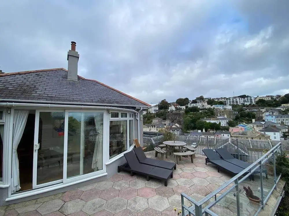 4 Bed House-sleeps 8-pets-parking-marinaseaview