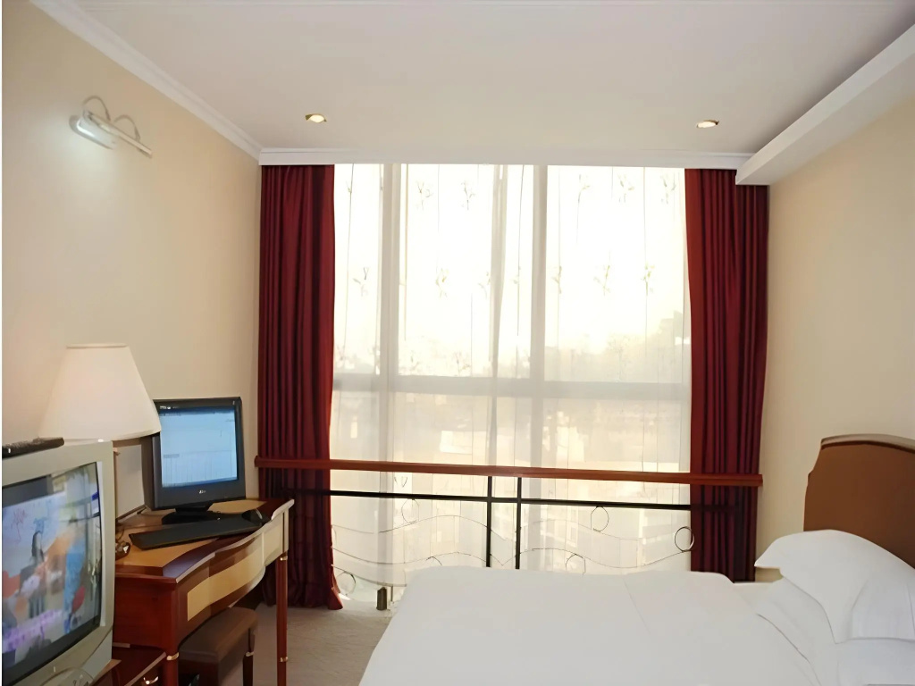 Out Sky Hotel — 4