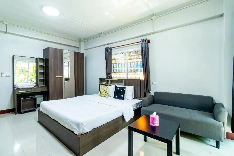 Standard Double room with balcony (full double bed)