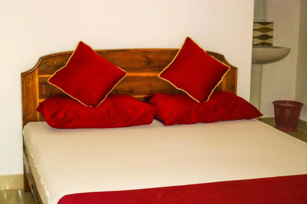 French Garden Eagle Wings Inn