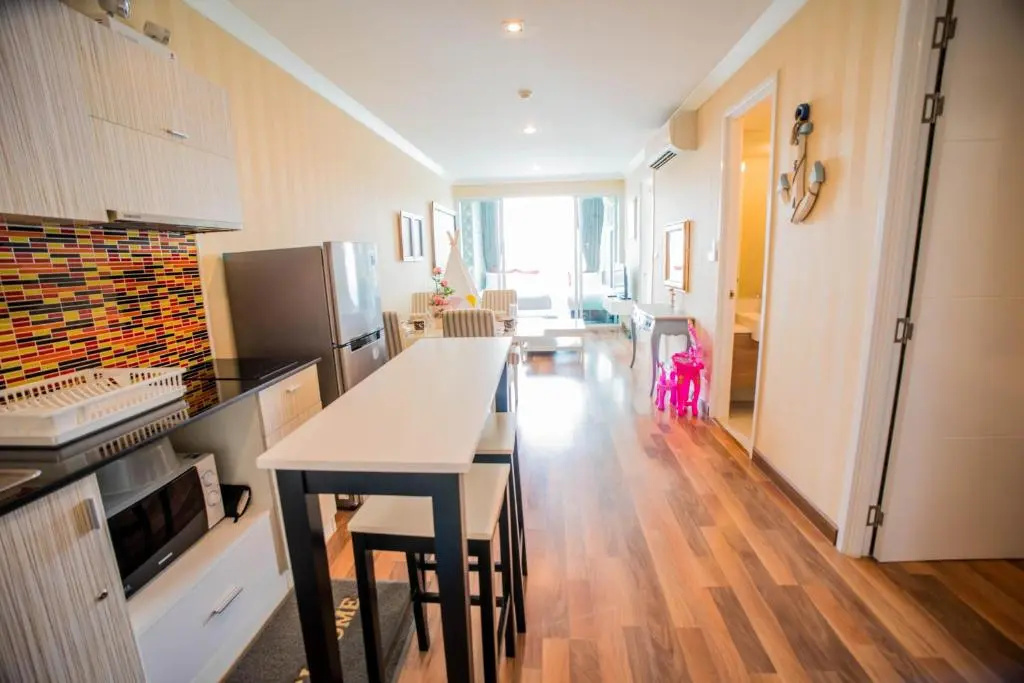 3 Bedrooms Apartment