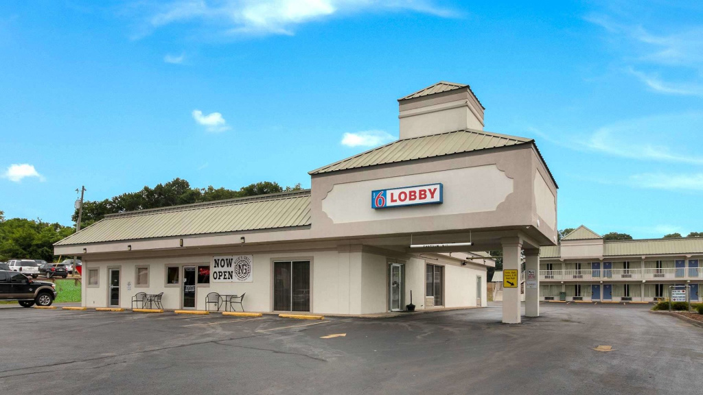 Motel 6 Pulaski, TN - Photo 1