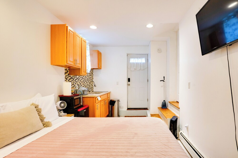 1 Mi to Linden Ave! Cozy Studio Stay in Elmont