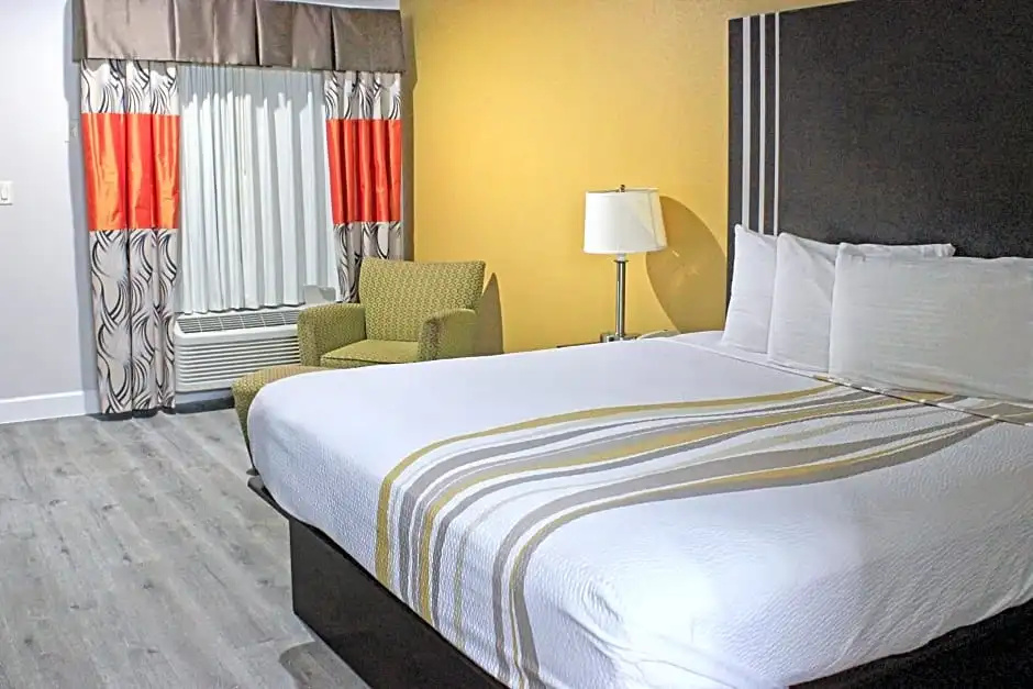 Double Suite (full double bed)