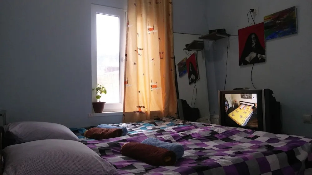 Standard Double room with city view (full double bed)