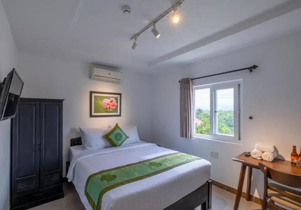 Standard Double room (full double bed)