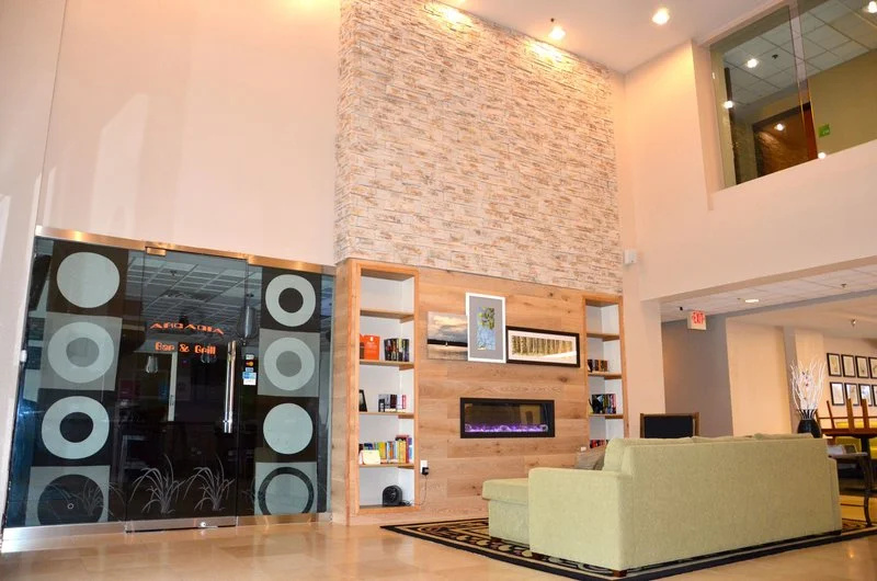 Lobby & Reception