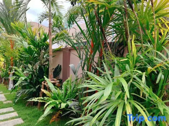 Pattaya Holiday Villa (Venice Single Villa)【8 minutes drive to floating market + swimming pool】
