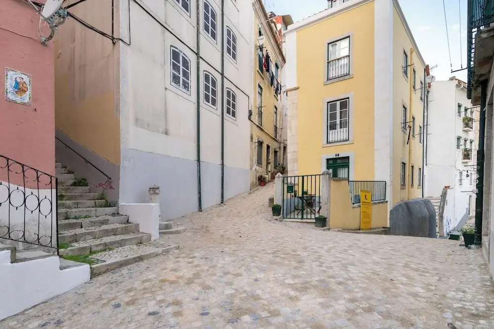 Modern Alfama Explore Lisbon W/ Comfort & Style