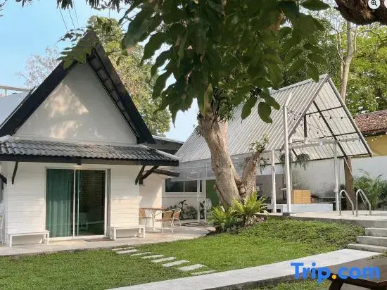 Private Garden house, Banrublom Rayong beach +Free wifi (Pool villa)