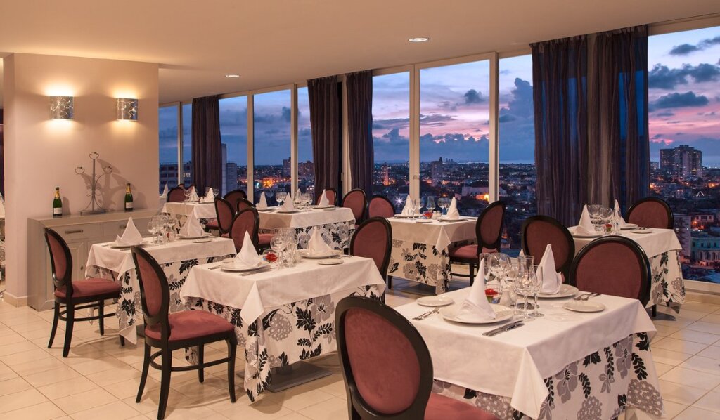 Hotel Capri by null