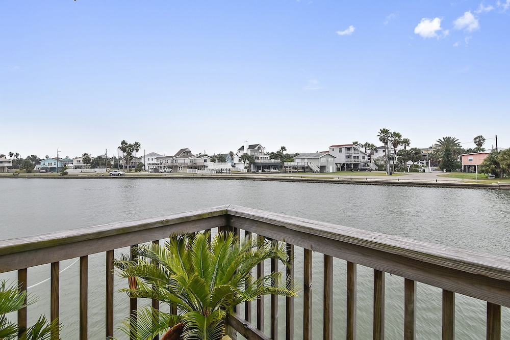 Beach & Waterfront
