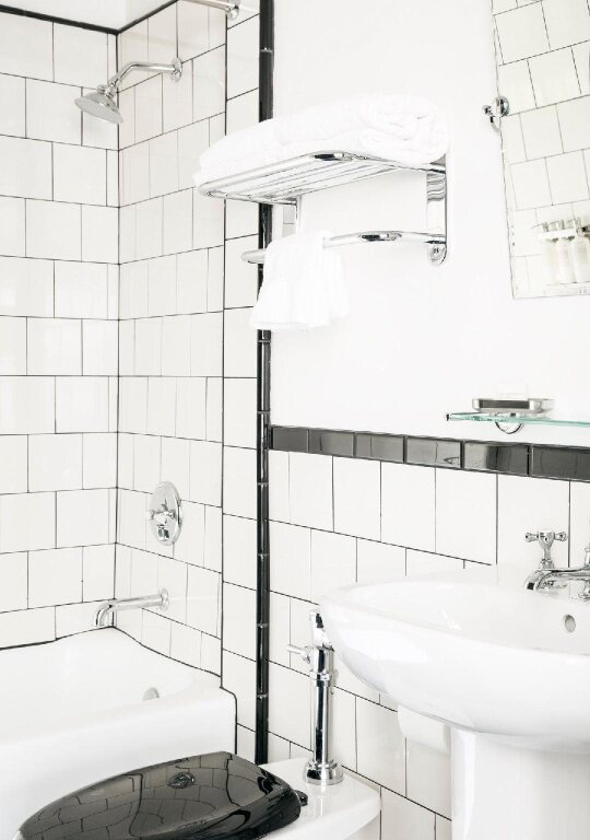 Tilden Hotel by null