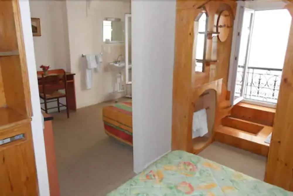 Standard Triple room