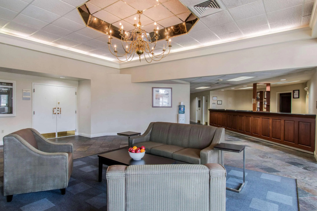 Lobby & Reception