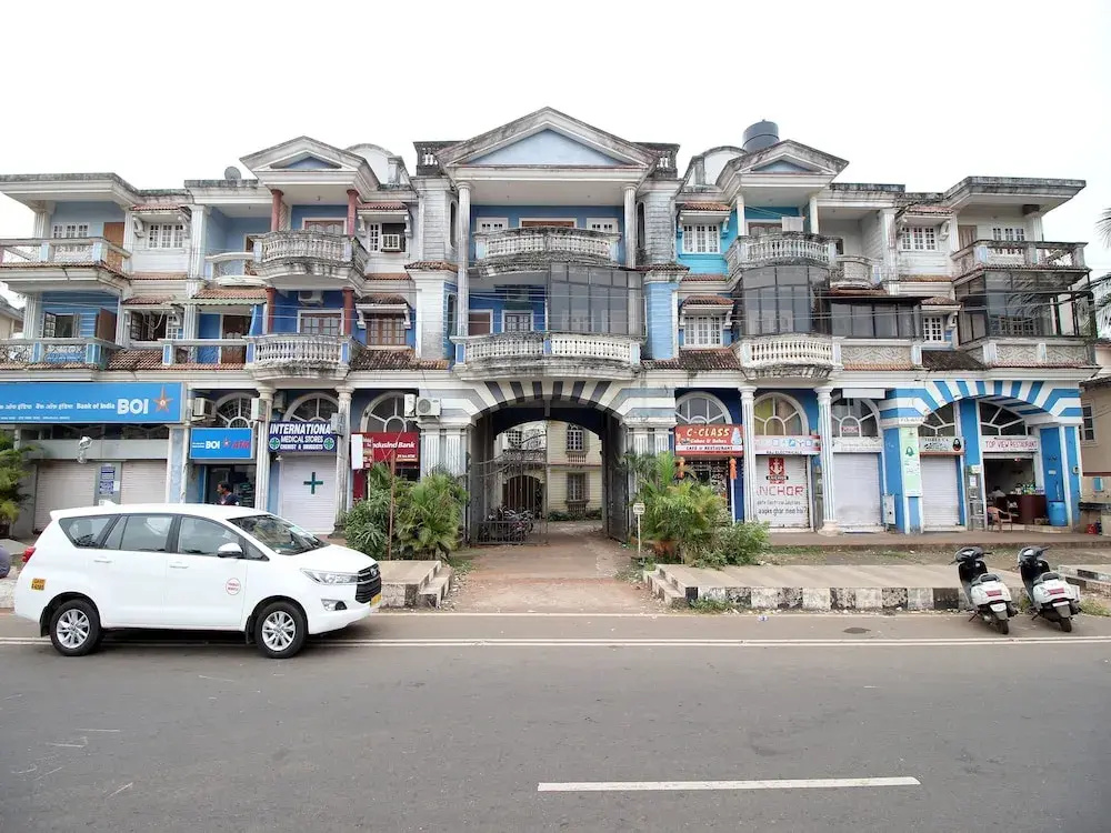 OYO 17131 Home Spacious 2BHK Dona Paula