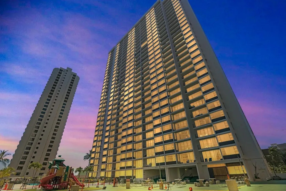 Gorgeous High Rise Waikiki Condo with Ocean and Diamond Head Views
