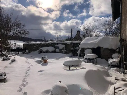 Maison dans hameau au calme à 2km de Besse