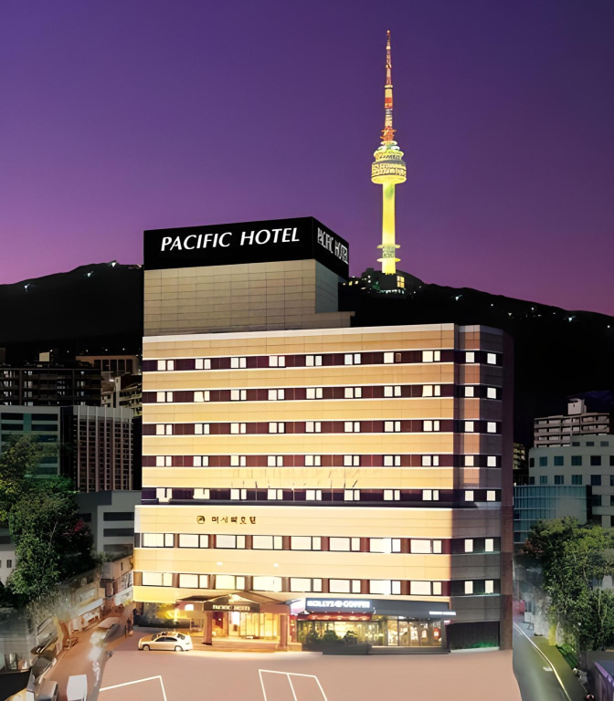Pacific Hotel — фото
