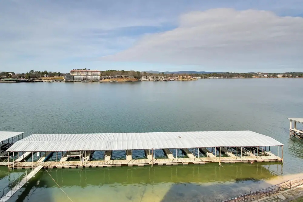 Million-dollar Views: Condo on Lake Hamilton!