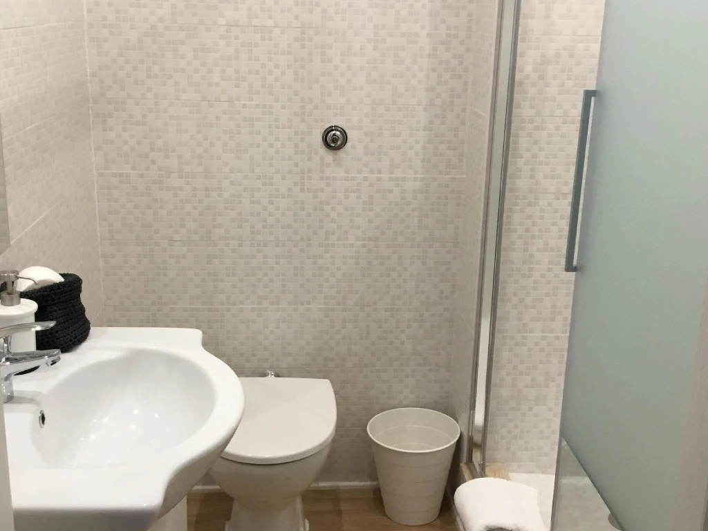Standard Double room with city view (full double bed)