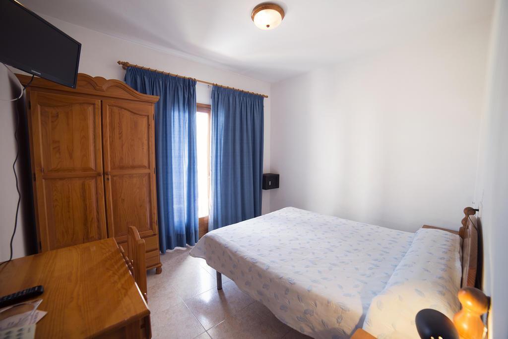Hostal Sa Rota by null