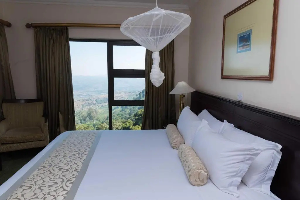 Double Suite full double bed