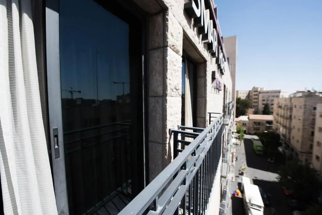 Standard Double room with balcony (full double bed)