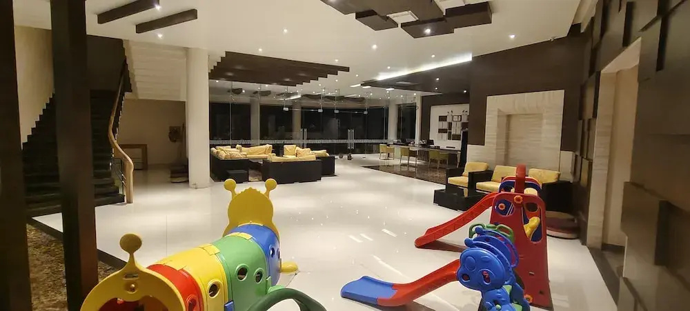 Hotel photo 12