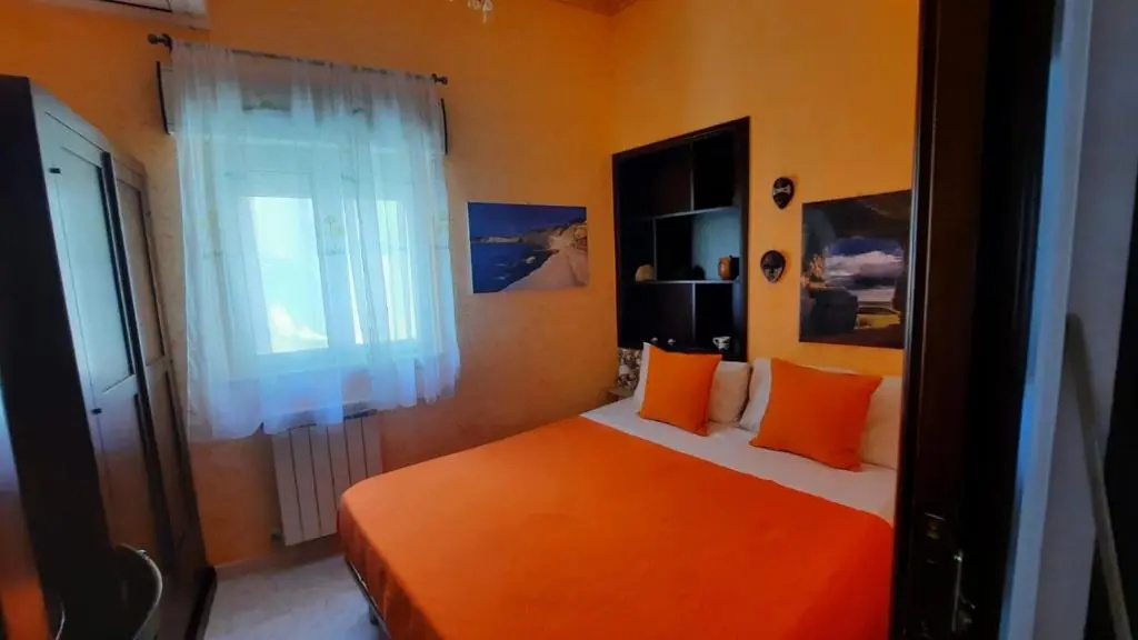 Economy room