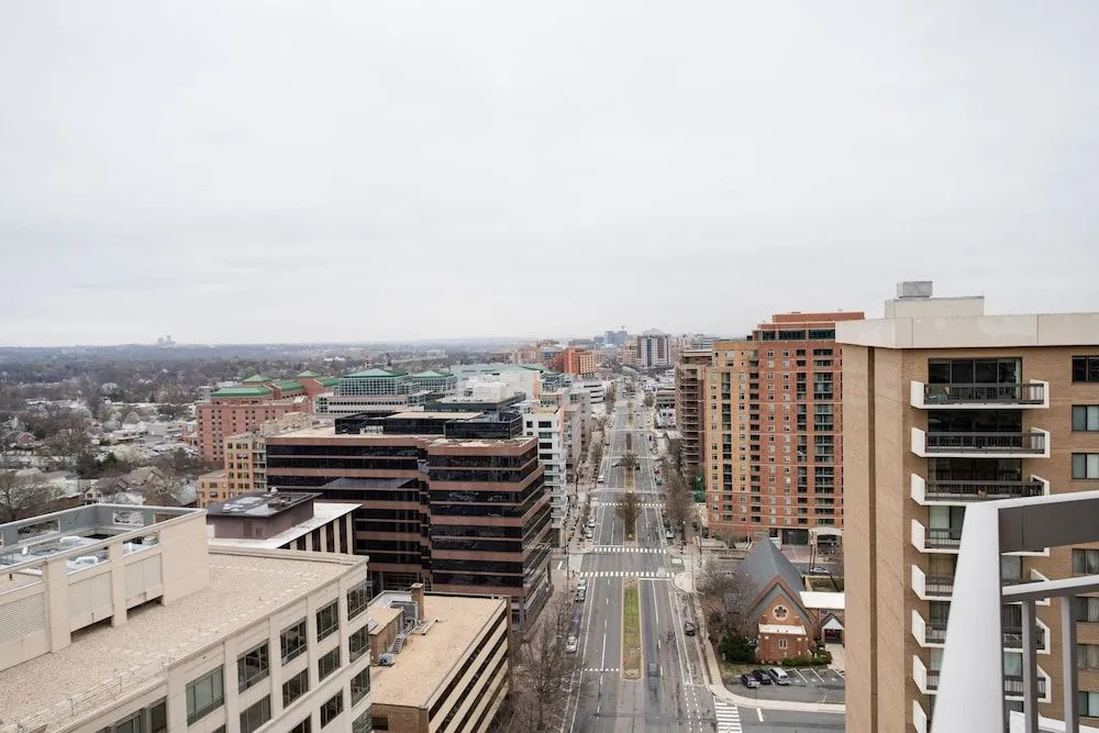 Gorgeous 2 Condo Ballston place w-GYM