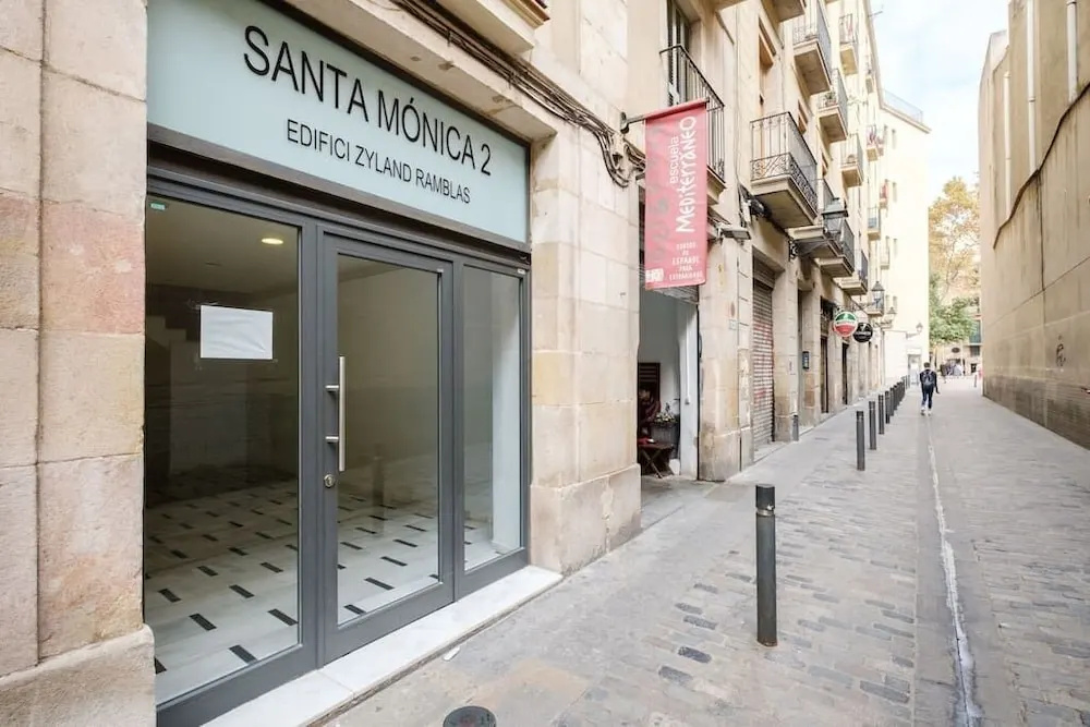 6 Pax Las Ramblas Santa Mónica (Barcelona)