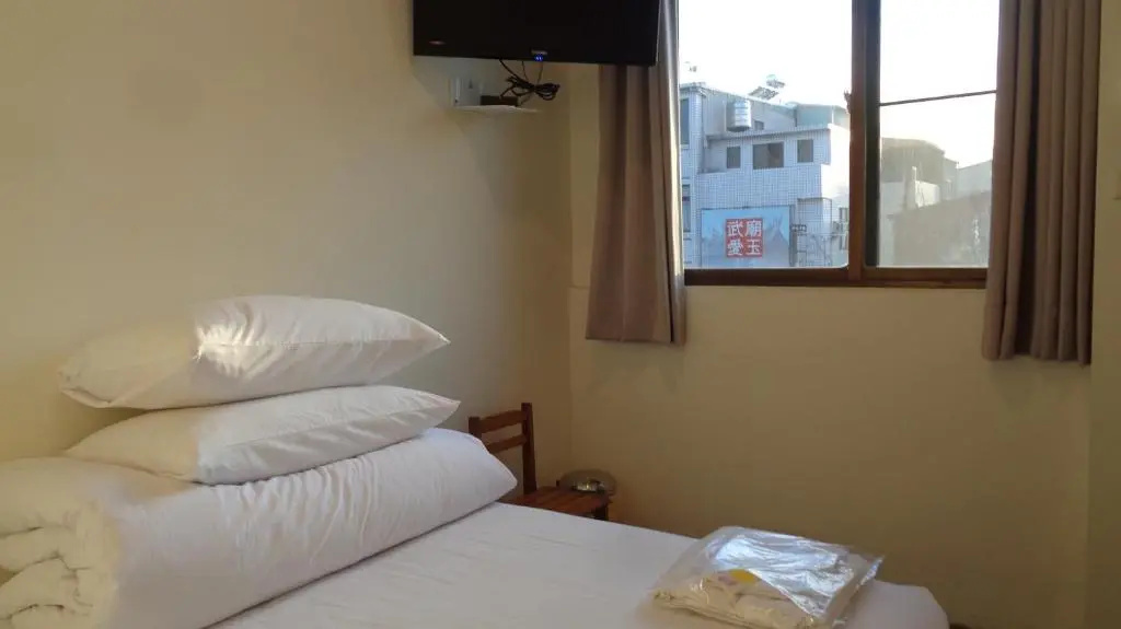 Economy room