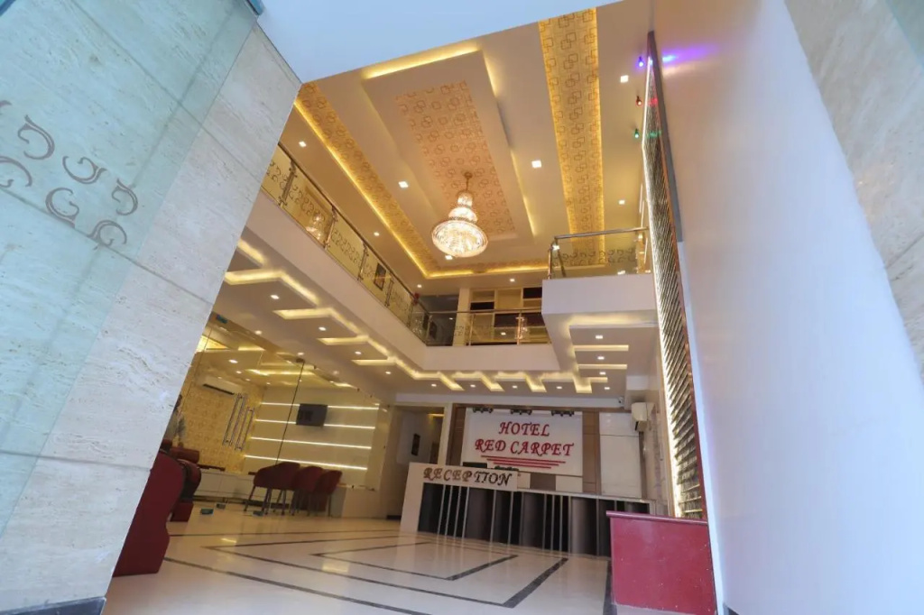 Hotel Sahibs Red Carpet
