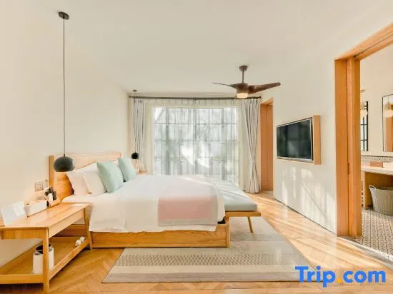 Standard room with lake view