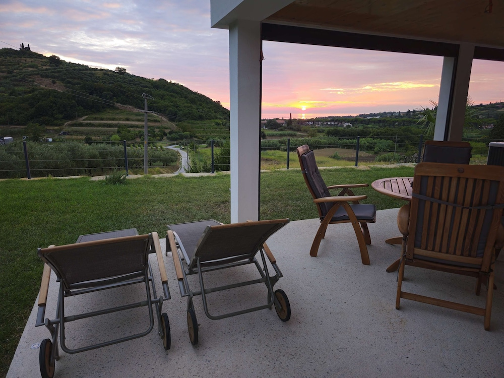 Sea View Apartment Mirjam