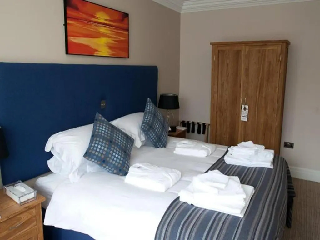 Deluxe Double room (full double bed)
