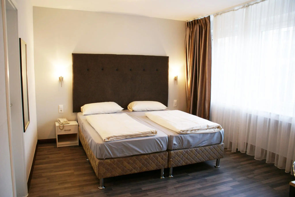 Standard Double room (full double bed)