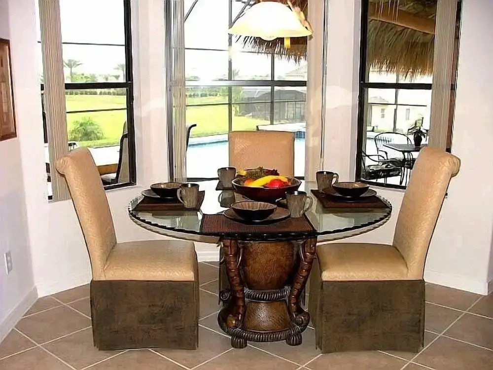 Legacy Park 5 Bedroom Villa by Redawning