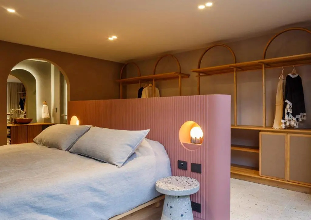 Deluxe Double room with balcony (full double bed)