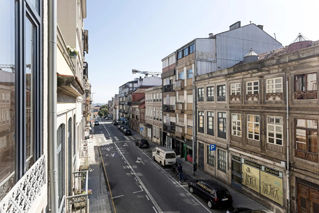 Urban House by LovelyStay